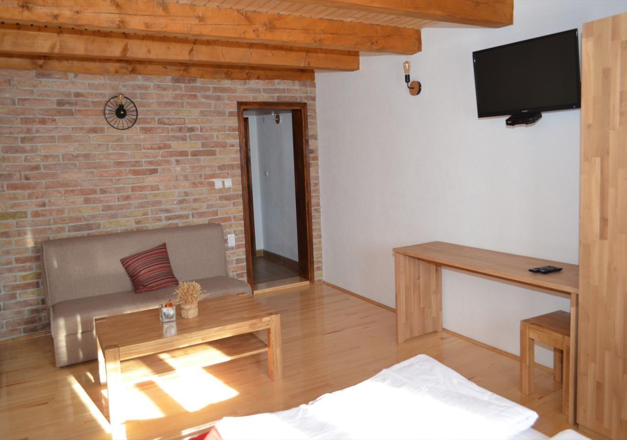 Konoba Ognjište Bed and Breakfast Sokolac  Eksteriør billede