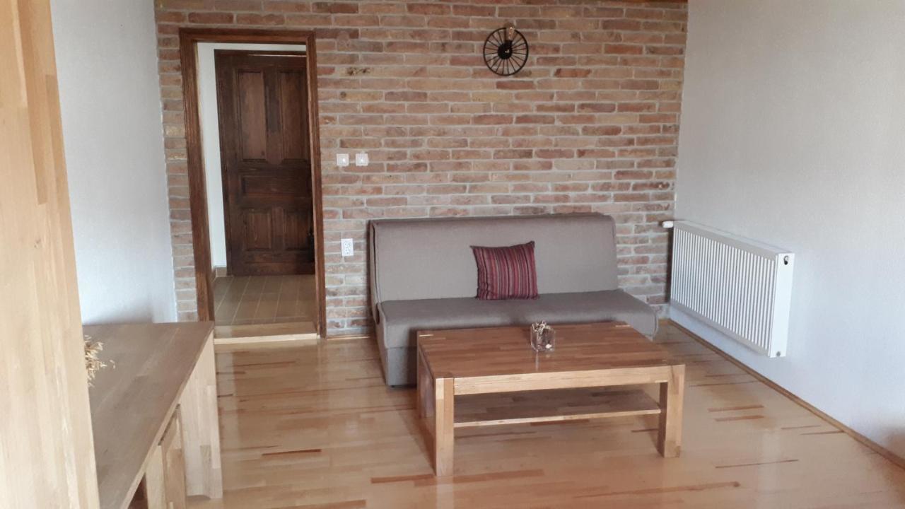 Konoba Ognjište Bed and Breakfast Sokolac  Eksteriør billede