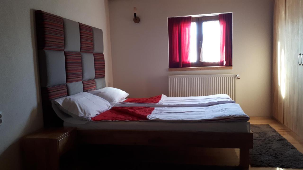 Konoba Ognjište Bed and Breakfast Sokolac  Eksteriør billede