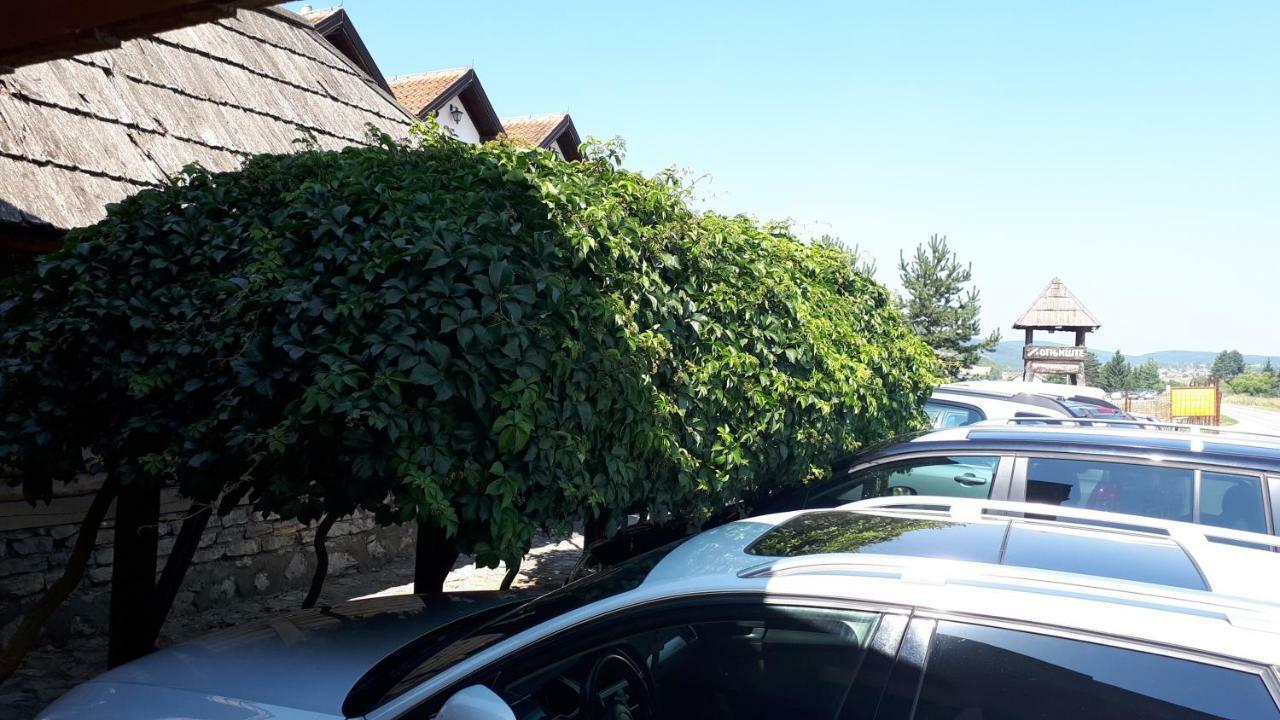 Konoba Ognjište Bed and Breakfast Sokolac  Eksteriør billede